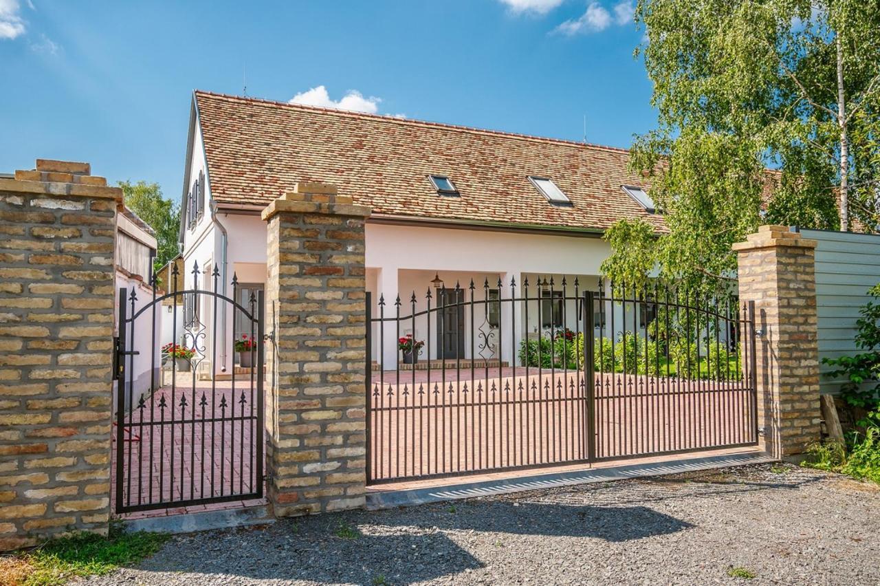 Palkonyha Panzio Speiz Gasztromuhely Bed and Breakfast Palkonya Εξωτερικό φωτογραφία